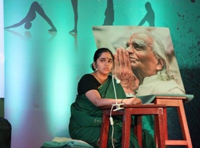 Jego duch, słowa i myśli są wciąż z nami, wywiad z Abhijatą Sridhar Iyengar, przeprowadzony przez Agatę Rozkochę i Julię Butrym-Południewską